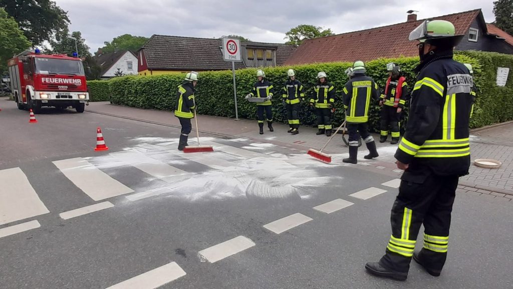 Reinigung Ölspur Ackerstraße