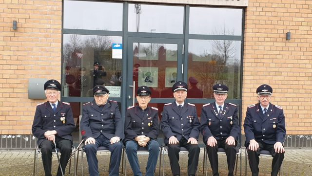 Ehrenmitglieder und ältestes Mitglied der Ortsfeuerwehr Lachendorf