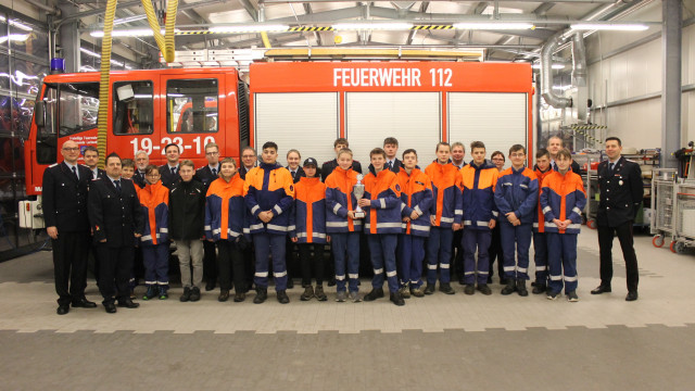 Jahresversammlung Jugendfeuerwehr Lachendorf 2024 - Gruppenfoto