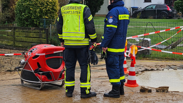 Wasserrohrbruch in der Fichtenstraße am 16.03.2024 - Schmutzwasserpumpe
