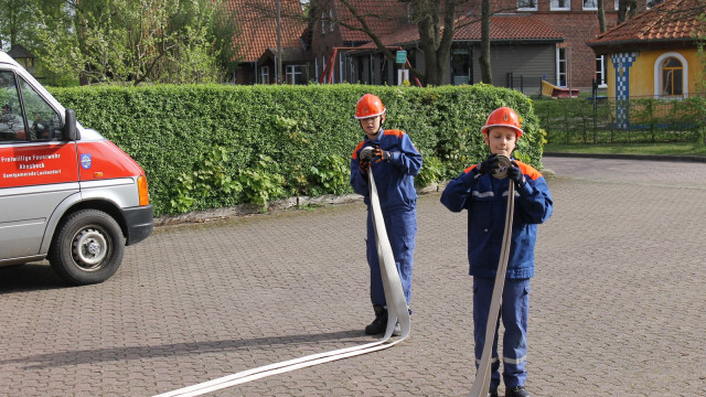 Jugendflamme 1 - Schläuche einrollen