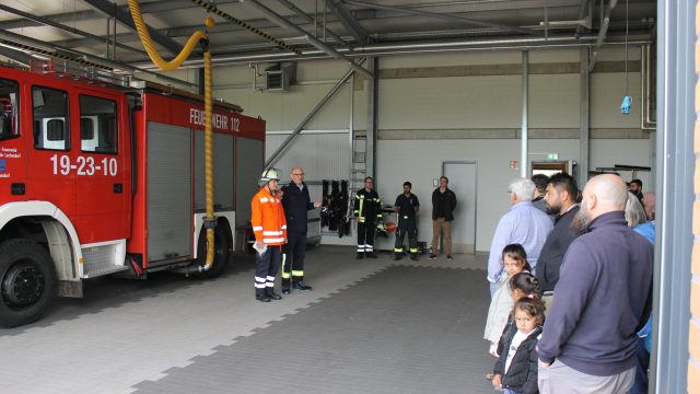 In der Fahrzeughalle der FF Lachendorf