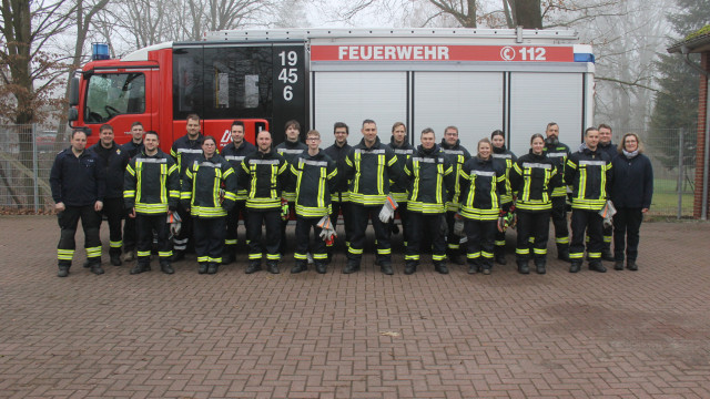 36 erfolgreiche QS2 Absolventen am 01.02.2025