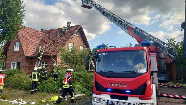 B3Y Dachstuhlbrand im "Eichelhäherweg" am 01.08.2026